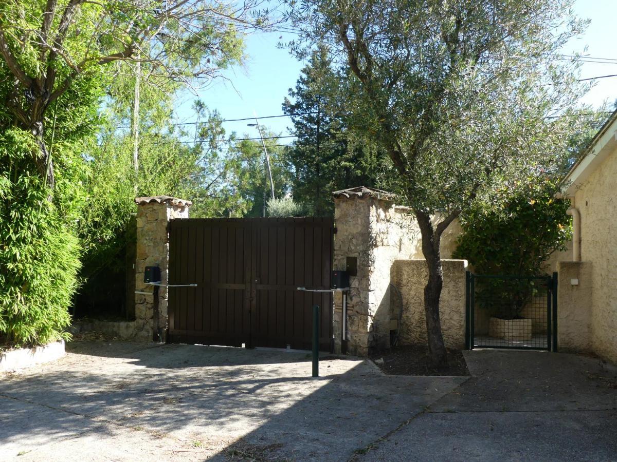 Maisonnette Au Calme Et Proche Mer Mandelieu La Napoule Luaran gambar
